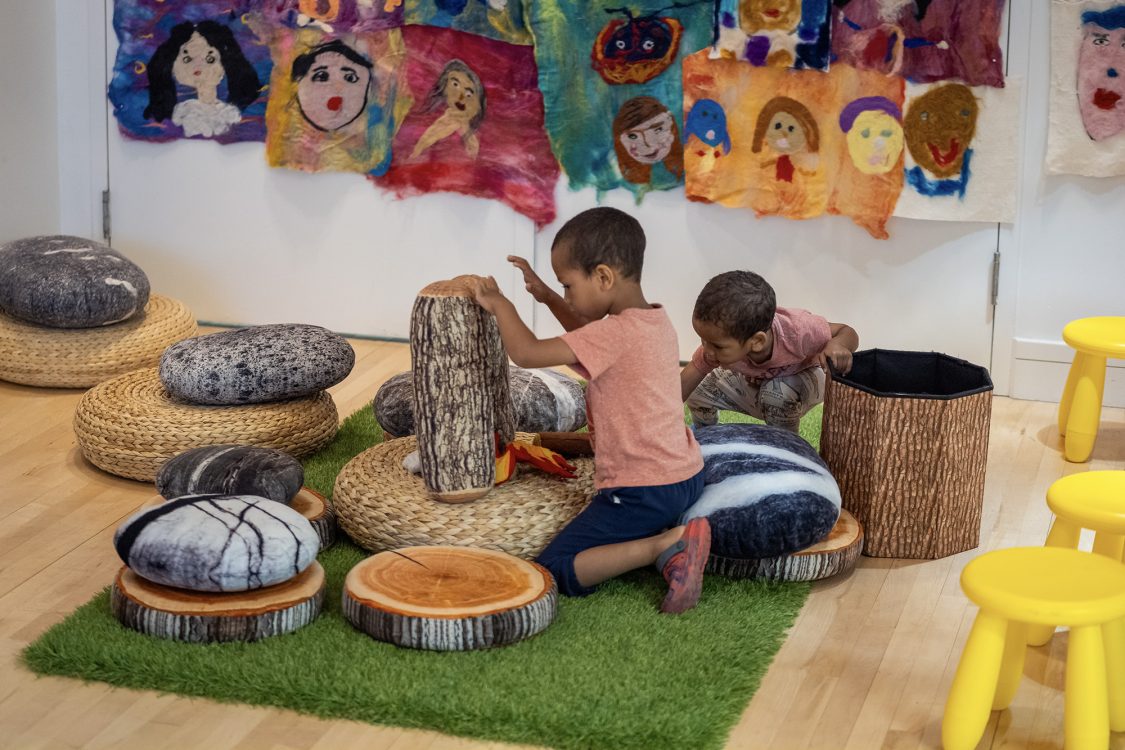 Every Wednesday morning at the Coral Springs Museum of Art, toddlers learn about art and practice their creativity in “Parent ‘N Me Creative Labs & Story Time” (Photo courtesy of Coral Springs Museum of Art)